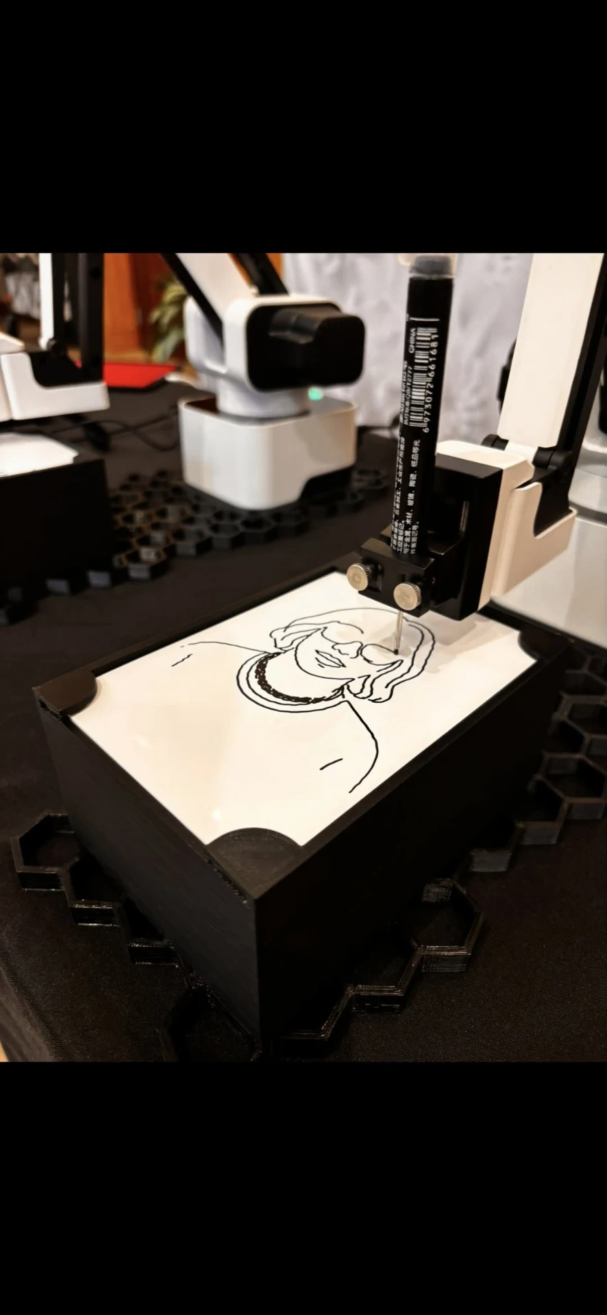 Robo Sketch Artists
